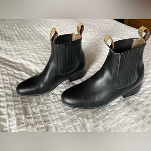 Mija Black Leather boots size 8